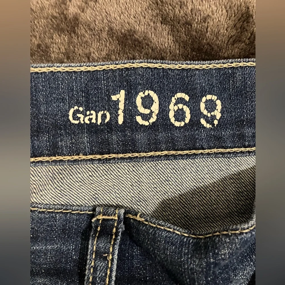 Gap Sexy Boyfriend Short - Picture 3 of 4